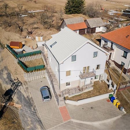Totina Apartments Zavazna Poruba Luaran gambar