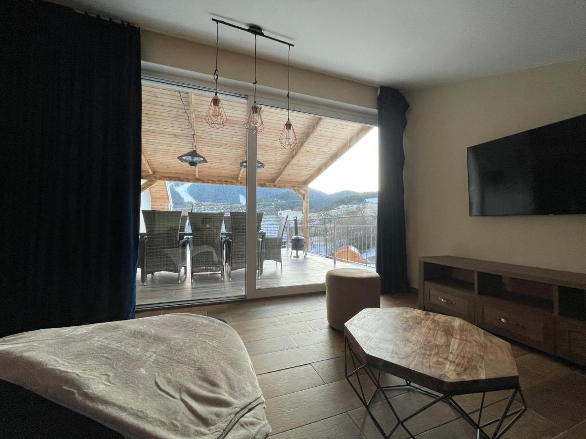 Totina Apartments Zavazna Poruba Luaran gambar