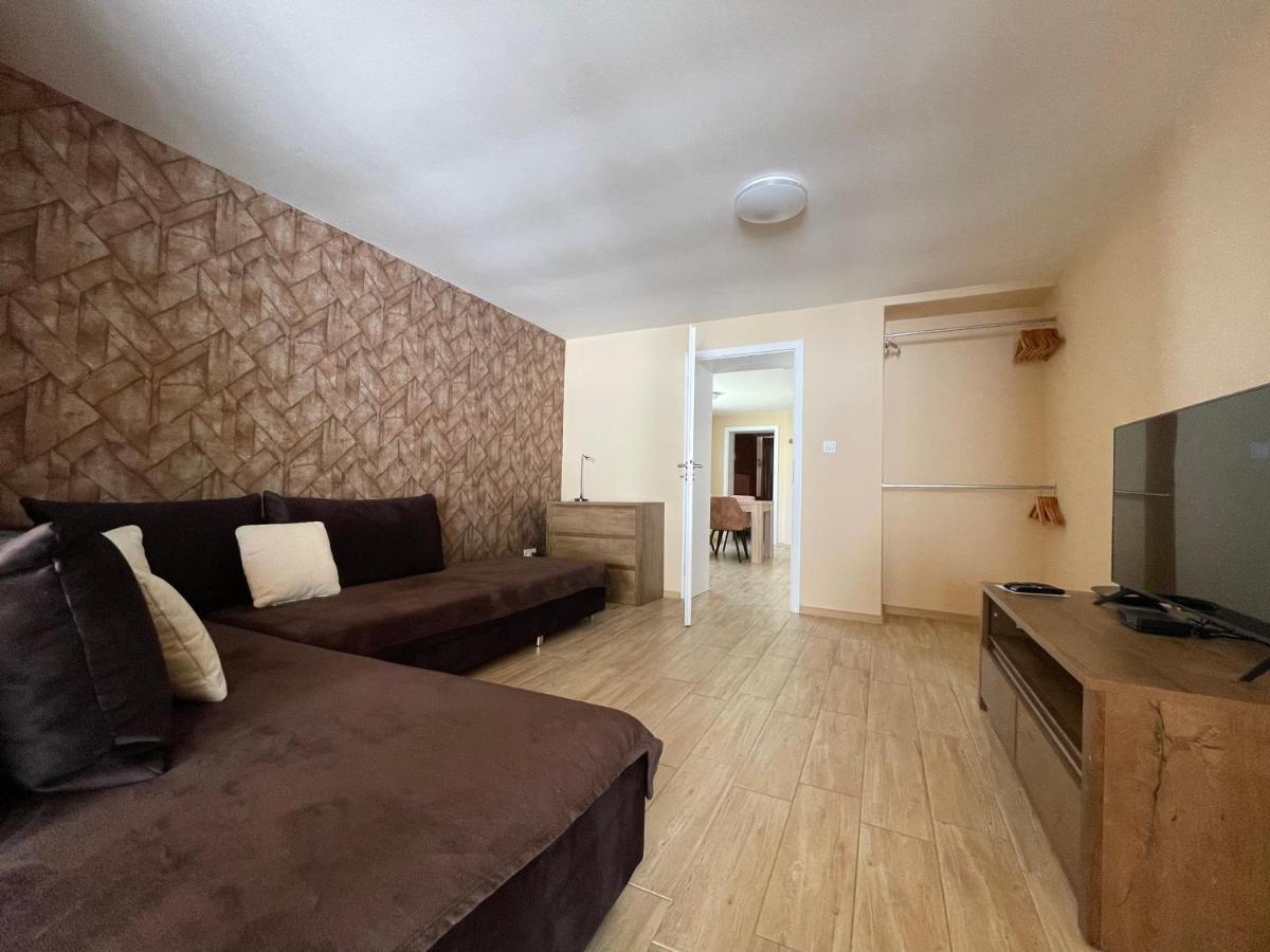Totina Apartments Zavazna Poruba Luaran gambar
