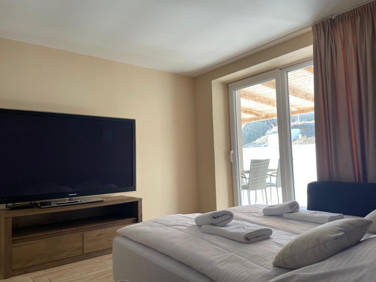 Totina Apartments Zavazna Poruba Luaran gambar