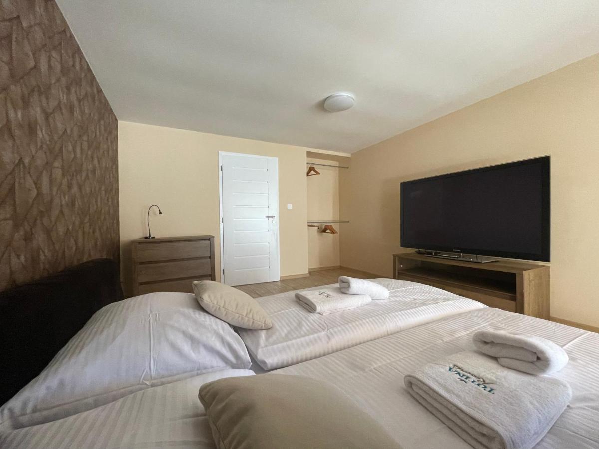 Totina Apartments Zavazna Poruba Luaran gambar