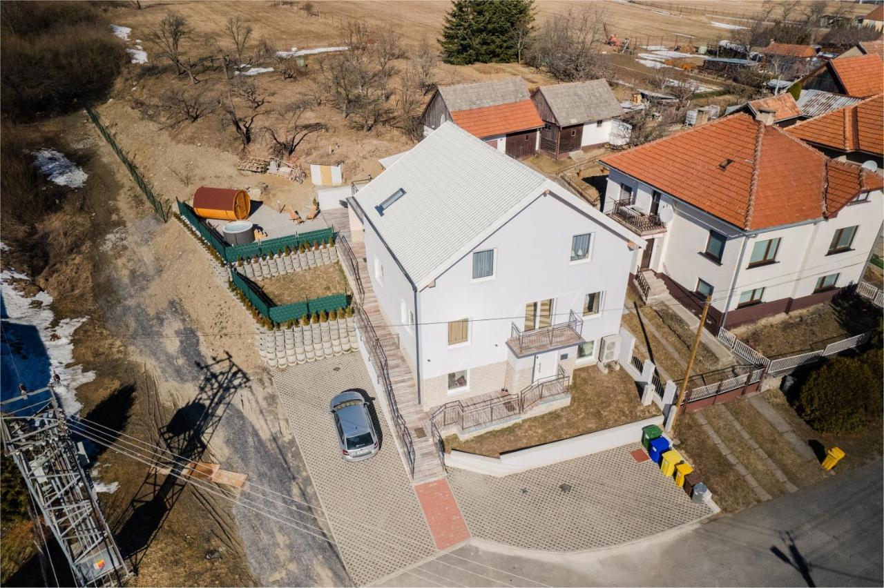 Totina Apartments Zavazna Poruba Luaran gambar